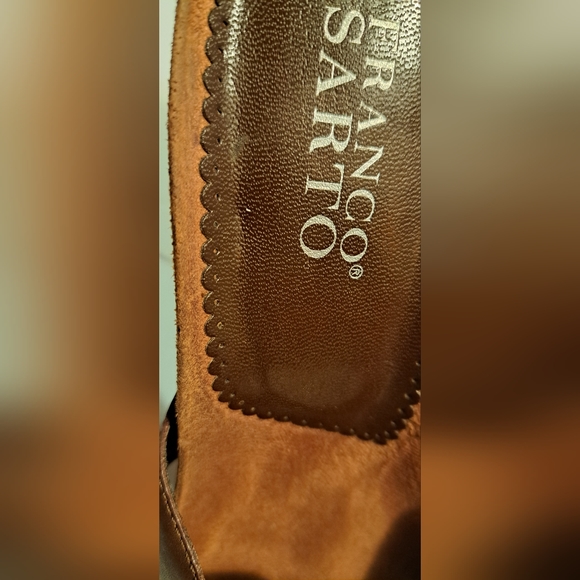 Gorgous Leather Heel Sandals - Picture 4 of 6